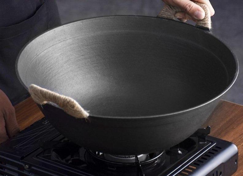 Wok Chinois Traditionnel en Fonte avec Couvercle 38cm - Cuisine Asiatique Authentique